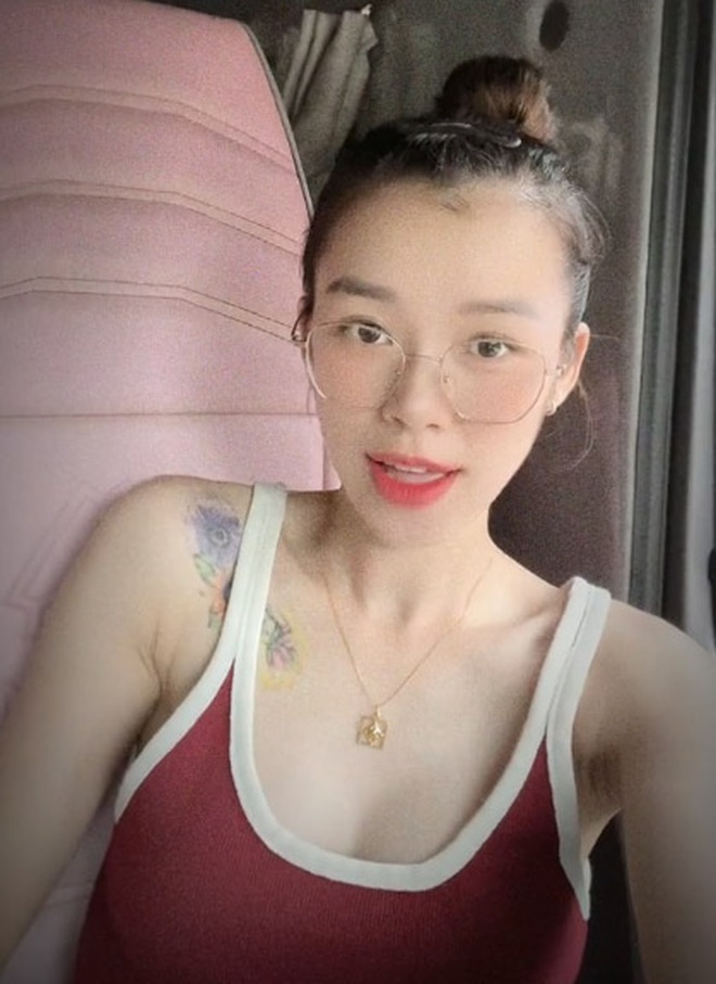 Hot girl Thái Nguyên lái xe tải 30 tấn, một mình là nữ đi họp mặt hội lái xe với 200 người đàn ông- Ảnh 2. Hot girl Thái Nguyên lái xe tải 30 tấn, một mình là nữ đi họp mặt hội lái xe với 200 người đàn ông- Ảnh 2.