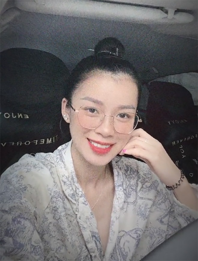 Hot girl Thái Nguyên lái xe tải 30 tấn, một mình là nữ đi họp mặt hội lái xe với 200 người đàn ông- Ảnh 1. Hot girl Thái Nguyên lái xe tải 30 tấn, một mình là nữ đi họp mặt hội lái xe với 200 người đàn ông- Ảnh 1.