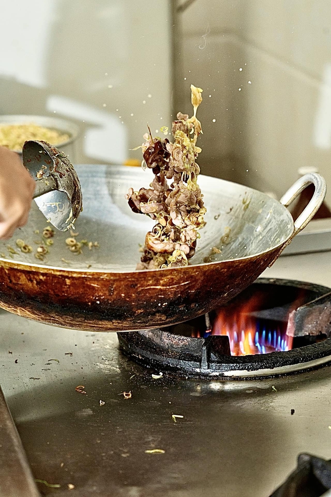 Thăm thủ phủ “tiểu hổ” miền Bắc, nơi nghìn con mèo lên đĩa mỗi ngày: Cỗ thiếu thịt mèo là kém sang- Ảnh 6. Thăm thủ phủ “tiểu hổ” miền Bắc, nơi nghìn con mèo lên đĩa mỗi ngày: Cỗ thiếu thịt mèo là kém sang- Ảnh 6.