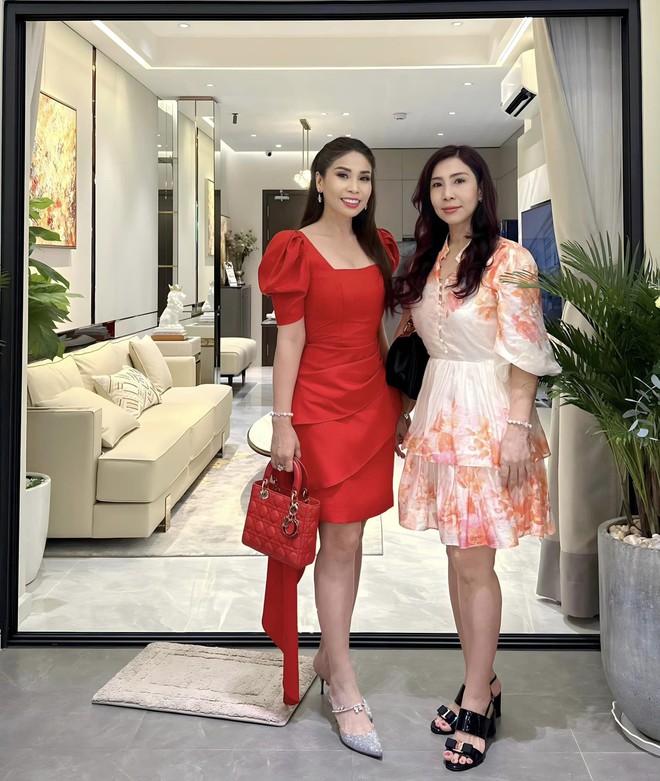 Em gái Lý Hùng: U50 là doanh nhân giàu có, mẹ đơn thân trẻ đẹp, không màng tình yêu nam nữ- Ảnh 11. Em gái Lý Hùng: U50 là doanh nhân giàu có, mẹ đơn thân trẻ đẹp, không màng tình yêu nam nữ- Ảnh 11.