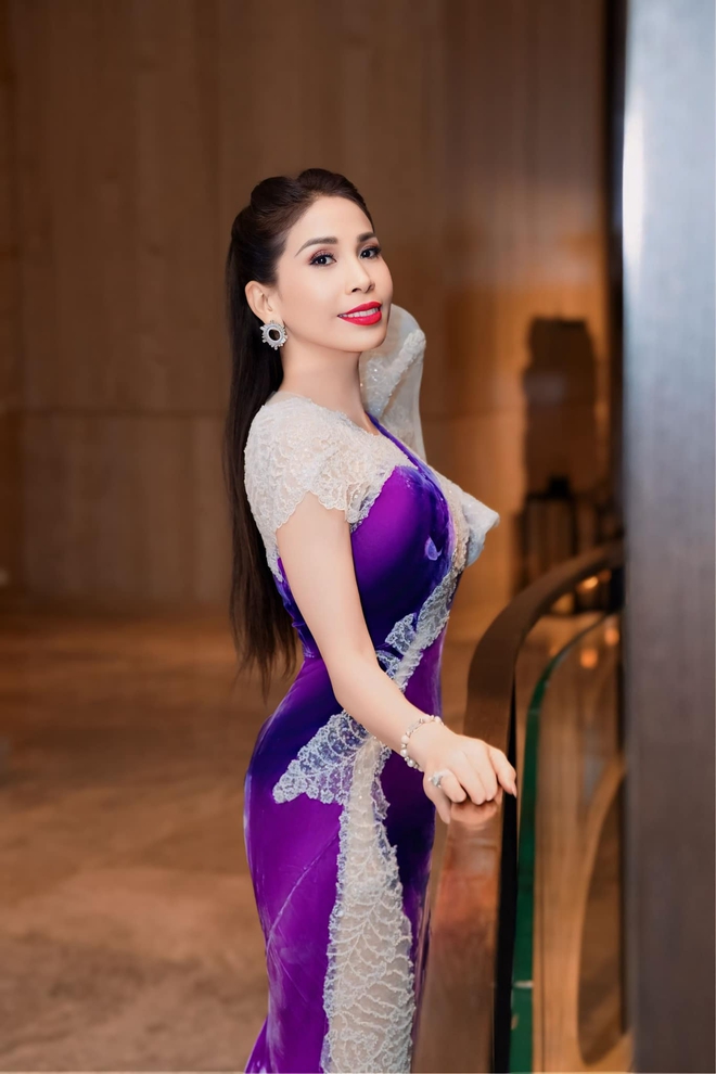 Em gái Lý Hùng: U50 là doanh nhân giàu có, mẹ đơn thân trẻ đẹp, không màng tình yêu nam nữ- Ảnh 5. Em gái Lý Hùng: U50 là doanh nhân giàu có, mẹ đơn thân trẻ đẹp, không màng tình yêu nam nữ- Ảnh 5.