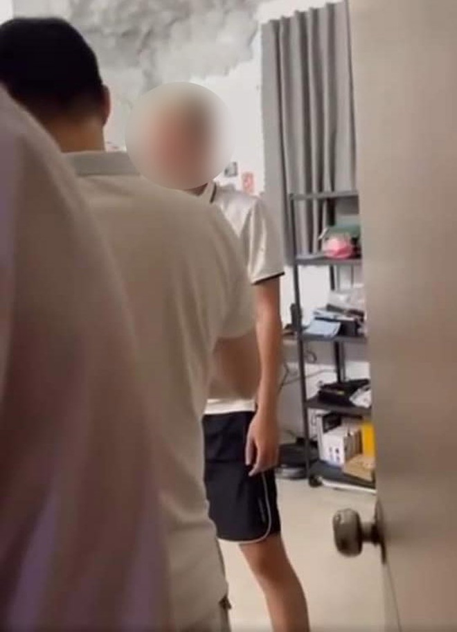 Xôn xao bài tố hot Tiktoker đặt camera quay lén trong nhà vệ sinh chung cư, có 5 nạn nhân đều là nữ- Ảnh 2. Xôn xao bài tố hot Tiktoker đặt camera quay lén trong nhà vệ sinh chung cư, có 5 nạn nhân đều là nữ- Ảnh 2.