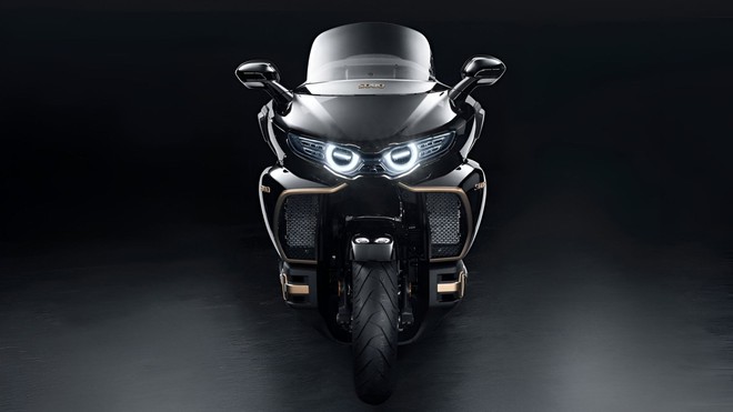 Hãng ô tô vừa vào Việt Nam ra mắt xe máy đầu tiên: Cực hầm hố, máy 'to' hơn của Vios, đấu Honda Gold Wing- Ảnh 2. Hãng ô tô vừa vào Việt Nam ra mắt xe máy đầu tiên: Cực hầm hố, máy 'to' hơn của Vios, đấu Honda Gold Wing- Ảnh 2.