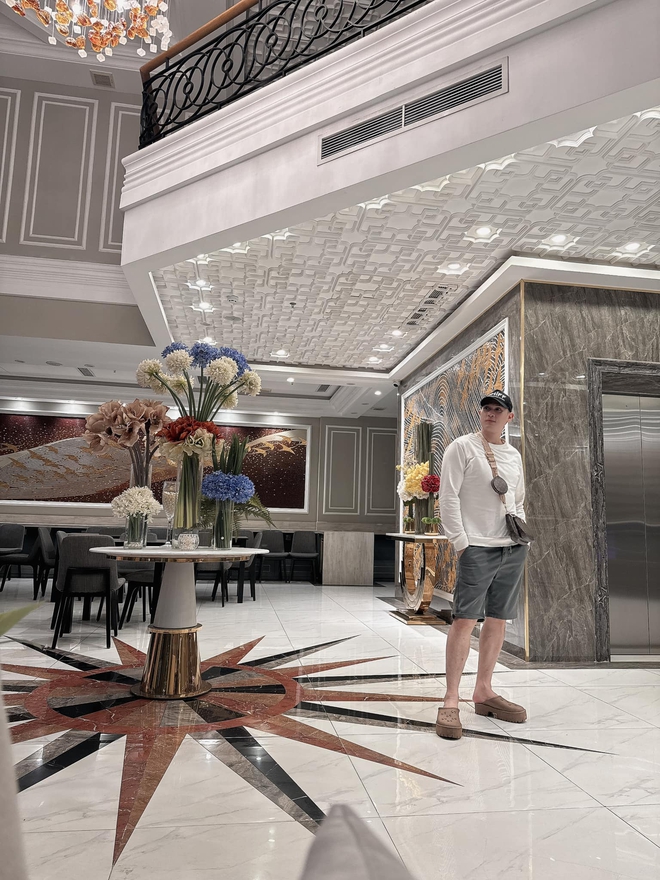Nam ca sĩ Việt vừa lên chức Viện phó: Siêu giàu, U50 vẫn đẹp trai, phong độ nhưng sợ hôn nhân- Ảnh 9. Nam ca sĩ Việt vừa lên chức Viện phó: Siêu giàu, U50 vẫn đẹp trai, phong độ nhưng sợ hôn nhân- Ảnh 9.