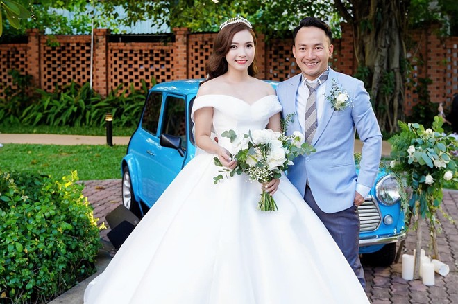 Nam nghệ sĩ Việt U50: Ông chủ chuỗi cà phê, có nhiều đất, hôn nhân viên mãn với vợ kém 10 tuổi- Ảnh 3. Nam nghệ sĩ Việt U50: Ông chủ chuỗi cà phê, có nhiều đất, hôn nhân viên mãn với vợ kém 10 tuổi- Ảnh 3.