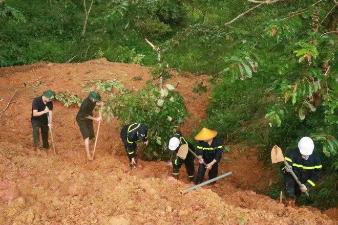 Vụ sạt lở thương tâm ở Hà Giang: Xe đi ăn hỏi thì gặp nạn, ít nhất 7 người tử vong- Ảnh 5.