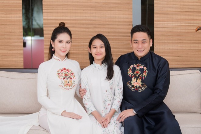 Diễn viên 3 lần giữ chức phó giám đốc: Hôn nhân viên mãn với vợ kém 13 tuổi, con gái đẹp như hoa hậu- Ảnh 10. Diễn viên 3 lần giữ chức phó giám đốc: Hôn nhân viên mãn với vợ kém 13 tuổi, con gái đẹp như hoa hậu- Ảnh 10.