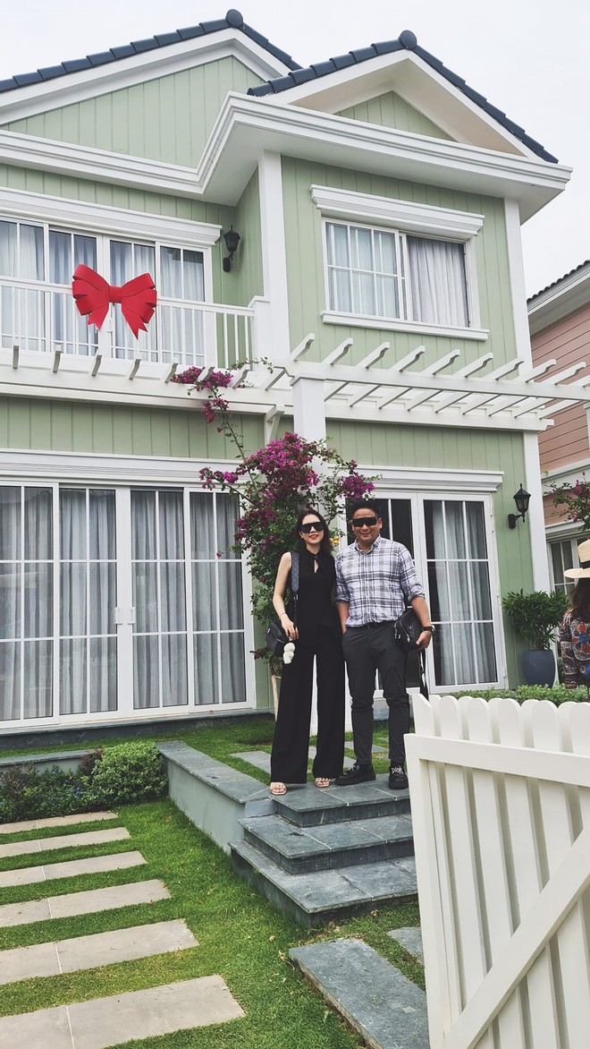 Diễn viên 3 lần giữ chức phó giám đốc: Hôn nhân viên mãn với vợ kém 13 tuổi, con gái đẹp như hoa hậu- Ảnh 7. Diễn viên 3 lần giữ chức phó giám đốc: Hôn nhân viên mãn với vợ kém 13 tuổi, con gái đẹp như hoa hậu- Ảnh 7.