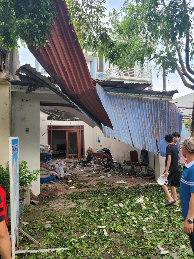Một góc camera ghi lại vụ nổ kinh hoàng ở Thái Nguyên sáng nay: Cả phố rung chuyển- Ảnh 5. Một góc camera ghi lại vụ nổ kinh hoàng ở Thái Nguyên sáng nay: Cả phố rung chuyển- Ảnh 5.