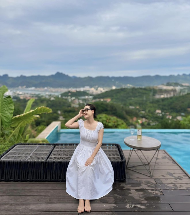 Nữ nghệ sĩ Việt nổi tiếng: U50 độc thân, vẫn chờ "thần tình yêu" gõ cửa, không ngại người kém tuổi- Ảnh 8. Nữ nghệ sĩ Việt nổi tiếng: U50 độc thân, vẫn chờ "thần tình yêu" gõ cửa, không ngại người kém tuổi- Ảnh 8.