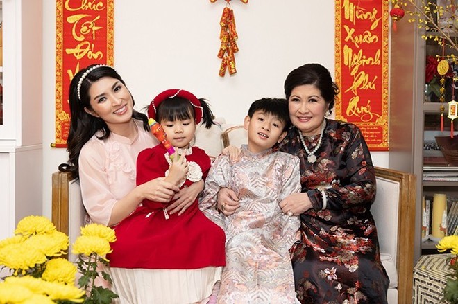 Nỗi buồn của nữ ca sĩ Việt nổi tiếng: Con trai 10 tuổi mới biết gọi mẹ, giờ 13 tuổi vẫn chưa biết nhai- Ảnh 5. Nỗi buồn của nữ ca sĩ Việt nổi tiếng: Con trai 10 tuổi mới biết gọi mẹ, giờ 13 tuổi vẫn chưa biết nhai- Ảnh 5.
