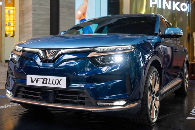 Lộ diện VinFast VF 8 Lux Hỏa Long Độc Bản: Chưa đến 1.000 người có được, 'mạ vàng' nhiều chi tiết- Ảnh 15. Lộ diện VinFast VF 8 Lux Hỏa Long Độc Bản: Chưa đến 1.000 người có được, 'mạ vàng' nhiều chi tiết- Ảnh 15.