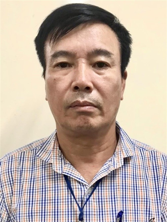 Bắt nguyên Thứ trưởng Bộ Tài nguyên và Môi trường Nguyễn Linh Ngọc- Ảnh 4. Bắt nguyên Thứ trưởng Bộ Tài nguyên và Môi trường Nguyễn Linh Ngọc- Ảnh 4.