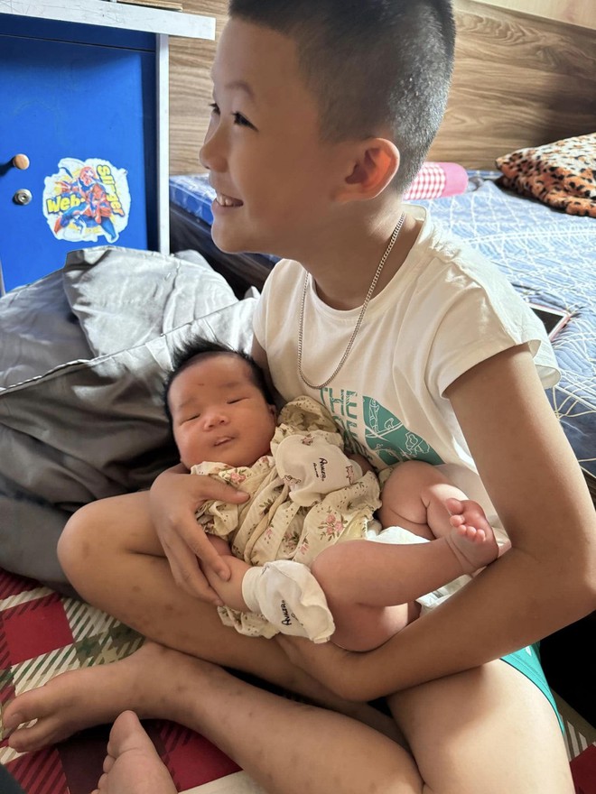 Nam nghệ sĩ Việt sau 3 đời vợ: Sống độc thân vui vẻ, lên chức ông ngoại ở tuổi 47- Ảnh 4. Nam nghệ sĩ Việt sau 3 đời vợ: Sống độc thân vui vẻ, lên chức ông ngoại ở tuổi 47- Ảnh 4.