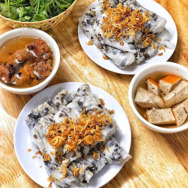 Món bánh cuốn có cả côn trùng của người Việt: Ai không quen nhìn chẳng dám ăn, nghe giá mới bất ngờ- Ảnh 3. Món bánh cuốn có cả côn trùng của người Việt: Ai không quen nhìn chẳng dám ăn, nghe giá mới bất ngờ- Ảnh 3.