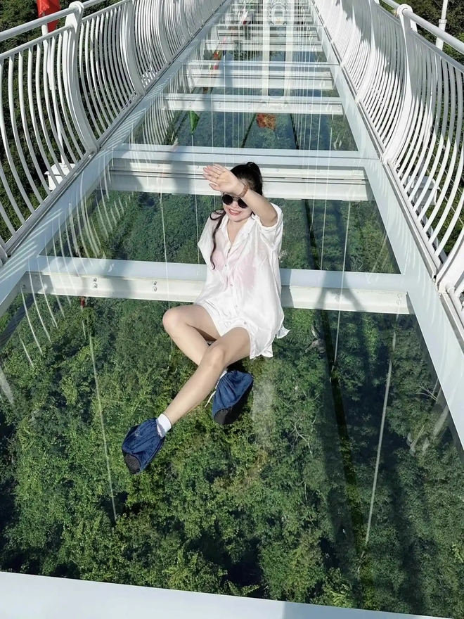 Cầu kính đi bộ dài nhất thế giới nằm ngay ở miền Bắc Việt Nam: Dài chưa tới 1km, nhiều người không dám đi- Ảnh 7. Cầu kính đi bộ dài nhất thế giới nằm ngay ở miền Bắc Việt Nam: Dài chưa tới 1km, nhiều người không dám đi- Ảnh 7.