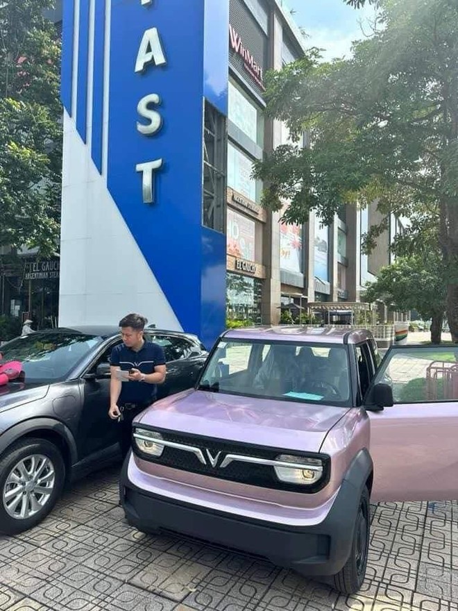 VinFast VF 3 liên tục xuất hiện trên 'xe thớt', CĐM sốt: Điều gì sắp xảy ra?- Ảnh 4. VinFast VF 3 liên tục xuất hiện trên 'xe thớt', CĐM sốt: Điều gì sắp xảy ra?- Ảnh 4.