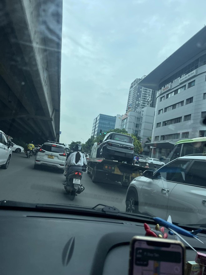 VinFast VF 3 liên tục xuất hiện trên 'xe thớt', CĐM sốt: Điều gì sắp xảy ra?- Ảnh 8. VinFast VF 3 liên tục xuất hiện trên 'xe thớt', CĐM sốt: Điều gì sắp xảy ra?- Ảnh 8.