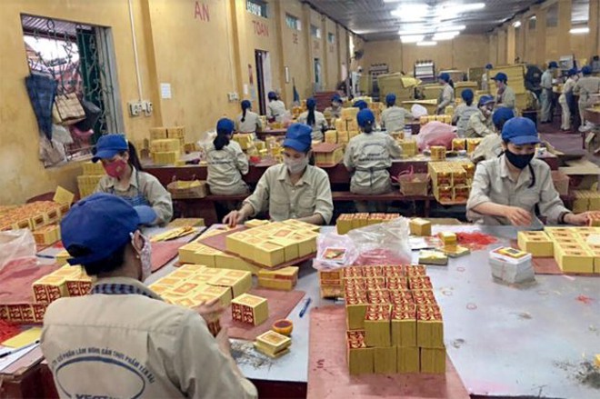 DN duy nhất bán "sản phẩm cho người âm" trên sàn và chuyện chưa từng thấy trong hơn 1 thập niên- Ảnh 1. DN duy nhất bán "sản phẩm cho người âm" trên sàn và chuyện chưa từng thấy trong hơn 1 thập niên- Ảnh 1.