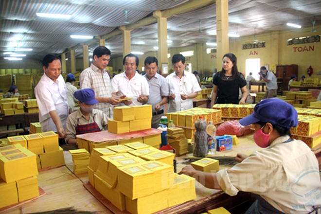 DN duy nhất bán "sản phẩm cho người âm" trên sàn và chuyện chưa từng thấy trong hơn 1 thập niên- Ảnh 2. DN duy nhất bán "sản phẩm cho người âm" trên sàn và chuyện chưa từng thấy trong hơn 1 thập niên- Ảnh 2.