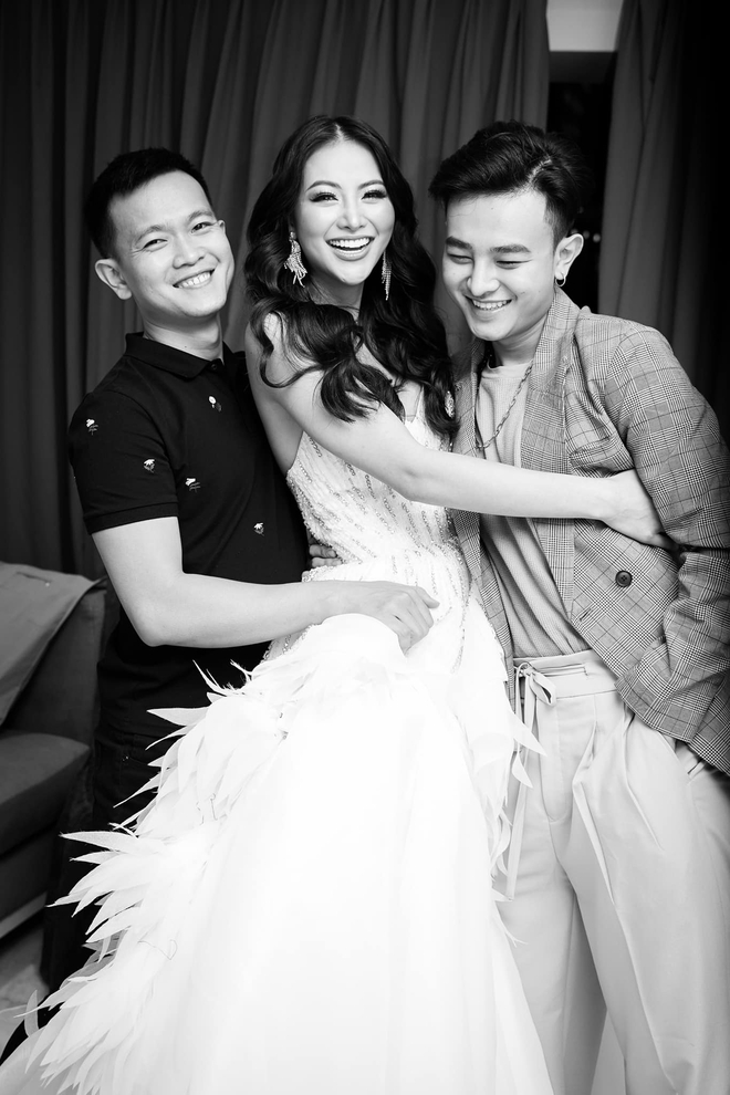 Phản ứng của Hoa hậu Phương Khánh khi anh trai than nghèo và xin tiền Phản ứng của Hoa hậu Phương Khánh khi anh trai than nghèo và xin tiền