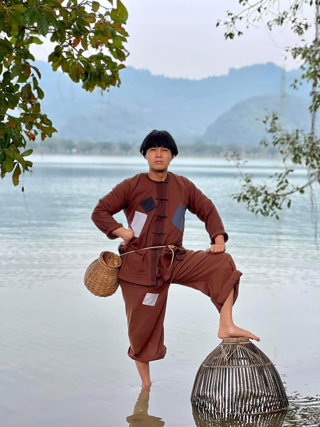 Nam nghệ sĩ được phong danh hiệu NSƯT tuổi 40: Nổi rần rần trên mạng, đời tư ra sao?- Ảnh 2. Nam nghệ sĩ được phong danh hiệu NSƯT tuổi 40: Nổi rần rần trên mạng, đời tư ra sao?- Ảnh 2.