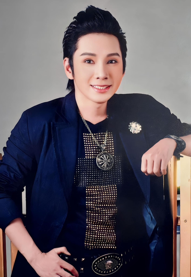 Nam NSƯT bị fan dựng chuyện khiến tình yêu đổ vỡ, tuổi 52 yêu hoa hậu 1 đời chồng, nhiều thị phi- Ảnh 1. Nam NSƯT bị fan dựng chuyện khiến tình yêu đổ vỡ, tuổi 52 yêu hoa hậu 1 đời chồng, nhiều thị phi- Ảnh 1.