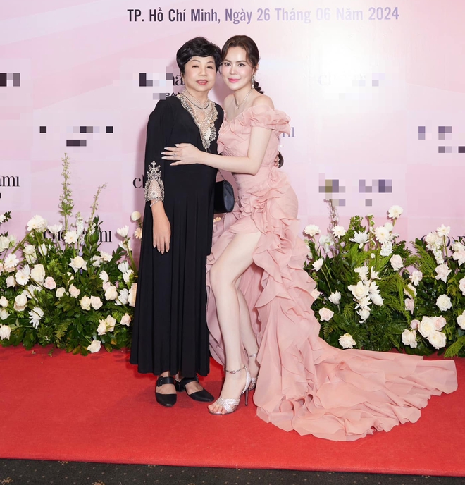 Nam NSƯT bị fan dựng chuyện khiến tình yêu đổ vỡ, tuổi 52 yêu hoa hậu 1 đời chồng, nhiều thị phi- Ảnh 6. Nam NSƯT bị fan dựng chuyện khiến tình yêu đổ vỡ, tuổi 52 yêu hoa hậu 1 đời chồng, nhiều thị phi- Ảnh 6.