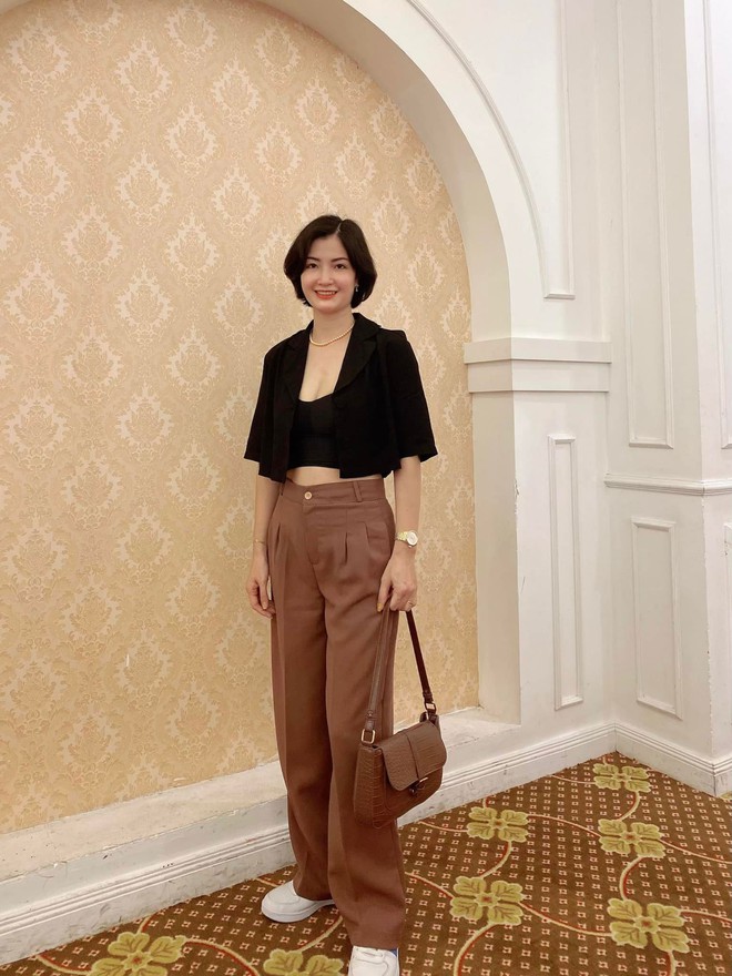 Vợ danh hài Việt nổi tiếng: Đẻ 5 con, nhan sắc nóng bỏng, ở nhà dát vàng chồng vẫn nói thiệt thòi- Ảnh 4. Vợ danh hài Việt nổi tiếng: Đẻ 5 con, nhan sắc nóng bỏng, ở nhà dát vàng chồng vẫn nói thiệt thòi- Ảnh 4.