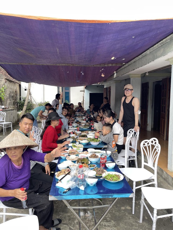 Cụ bà 99 tuổi ở Thanh Hóa vẫn thích cày ruộng, cứ vài hôm lại cuốc bộ qua tâm sự với em gái 90 tuổi- Ảnh 6. Cụ bà 99 tuổi ở Thanh Hóa vẫn thích cày ruộng, cứ vài hôm lại cuốc bộ qua tâm sự với em gái 90 tuổi- Ảnh 6.