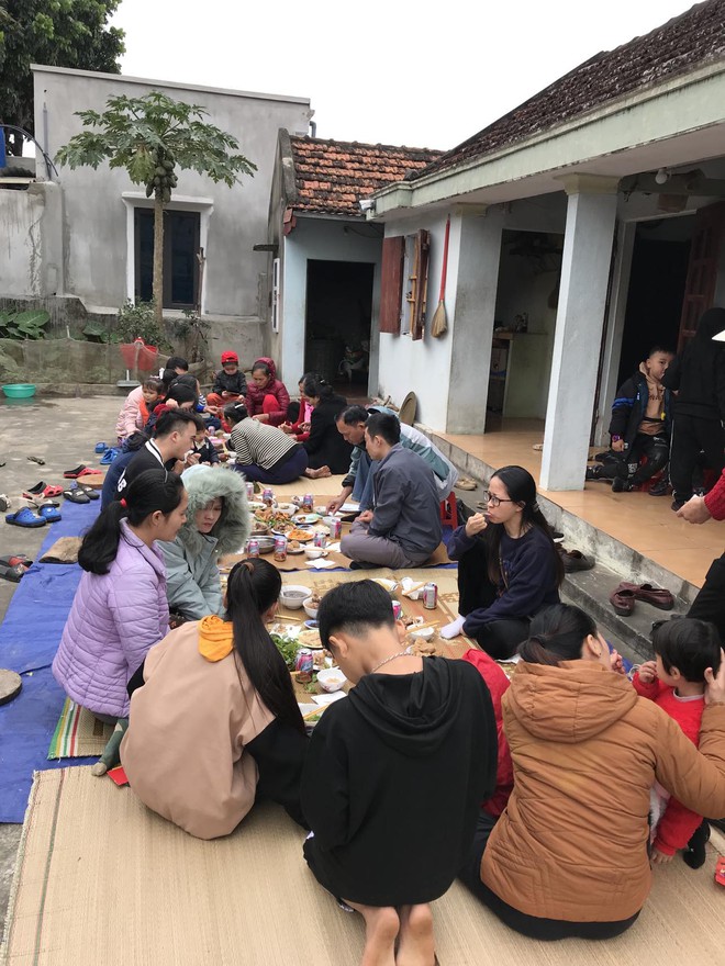 Cụ bà 99 tuổi ở Thanh Hóa vẫn thích cày ruộng, cứ vài hôm lại cuốc bộ qua tâm sự với em gái 90 tuổi- Ảnh 5. Cụ bà 99 tuổi ở Thanh Hóa vẫn thích cày ruộng, cứ vài hôm lại cuốc bộ qua tâm sự với em gái 90 tuổi- Ảnh 5.