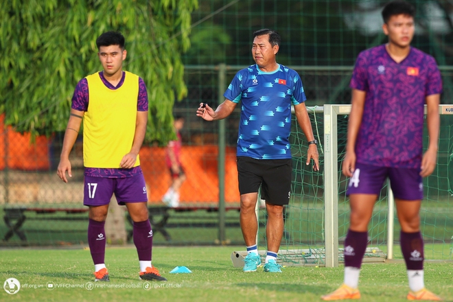 Sao Việt kiều về tập trung tuyển Việt Nam, nhận lời khen từ VFF- Ảnh 2. Sao Việt kiều về tập trung tuyển Việt Nam, nhận lời khen từ VFF- Ảnh 2.