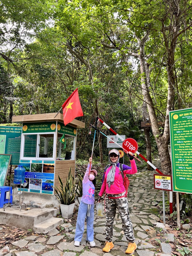 Bà ngoại U70 lái xe máy gần 1000km, quyết đưa cháu đi "phượt" mặc những lời can ngăn- Ảnh 7. Bà ngoại U70 lái xe máy gần 1000km, quyết đưa cháu đi "phượt" mặc những lời can ngăn- Ảnh 7.