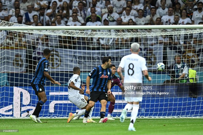 Mbappe tỏa sáng, Real Madrid phá thêm kỷ lục châu Âu- Ảnh 1. Mbappe tỏa sáng, Real Madrid phá thêm kỷ lục châu Âu- Ảnh 1.