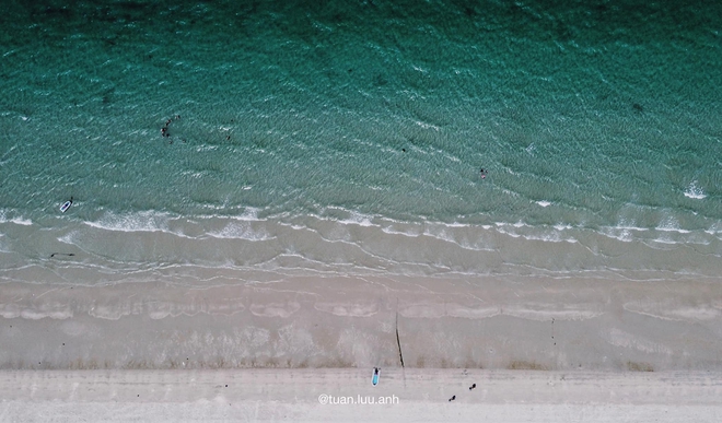 Phát hiện bãi biển được ví như "Hawaii ở Việt Nam", cách thành phố 50km, ra xa bờ 100m nước chỉ tới ngực- Ảnh 9. Phát hiện bãi biển được ví như "Hawaii ở Việt Nam", cách thành phố 50km, ra xa bờ 100m nước chỉ tới ngực- Ảnh 9.