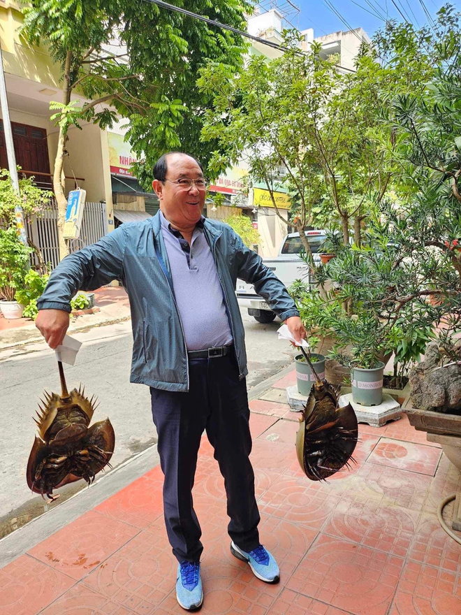 Khách Tây thử đặc sản Hạ Long đắt ngang cua ghẹ, nhận xét: "Lần đầu tiên cũng là lần cuối cùng tôi ăn nó"- Ảnh 4. Khách Tây thử đặc sản Hạ Long đắt ngang cua ghẹ, nhận xét: "Lần đầu tiên cũng là lần cuối cùng tôi ăn nó"- Ảnh 4.