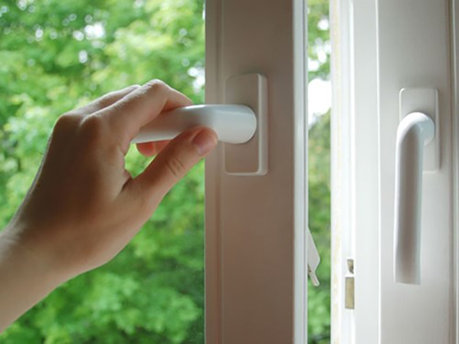 Bật điều hòa để cửa hở có sao không? Thì ra bấy lâu nay rất nhiều người hiểu sai - Ảnh 2.