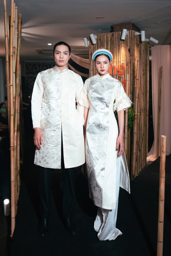 Ấn tượng 70 thiết kế trong bộ sưu tập lấy cảm hứng từ tín ngưỡng thờ Mẫu của Cao Minh Tiến- Ảnh 11. Ấn tượng 70 thiết kế trong bộ sưu tập lấy cảm hứng từ tín ngưỡng thờ Mẫu của Cao Minh Tiến- Ảnh 11.