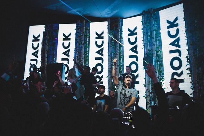 Hàng loạt siêu xe hiếm từ Porsche cổ điển tới Bugatti và Koenigsegg quy tụ, ‘phượt’ 3.000km, xuyên qua 5 nước Đông Nam Á- Ảnh 7. Hàng loạt siêu xe hiếm từ Porsche cổ điển tới Bugatti và Koenigsegg quy tụ, ‘phượt’ 3.000km, xuyên qua 5 nước Đông Nam Á- Ảnh 7.