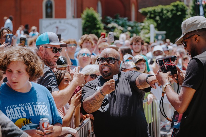 Hàng loạt siêu xe hiếm từ Porsche cổ điển tới Bugatti và Koenigsegg quy tụ, ‘phượt’ 3.000km, xuyên qua 5 nước Đông Nam Á- Ảnh 8. Hàng loạt siêu xe hiếm từ Porsche cổ điển tới Bugatti và Koenigsegg quy tụ, ‘phượt’ 3.000km, xuyên qua 5 nước Đông Nam Á- Ảnh 8.