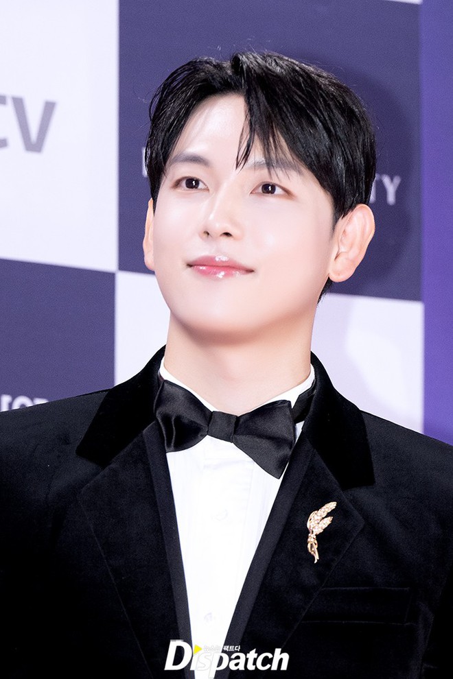 Siêu thảm đỏ Rồng Xanh: Yoona - Tiffany hóa công chúa đọ sắc Park Bo Young hack tuổi, Ryu Jun Yeol tái xuất sau ồn ào với Han So Hee- Ảnh 20. Siêu thảm đỏ Rồng Xanh: Yoona - Tiffany hóa công chúa đọ sắc Park Bo Young hack tuổi, Ryu Jun Yeol tái xuất sau ồn ào với Han So Hee- Ảnh 20.