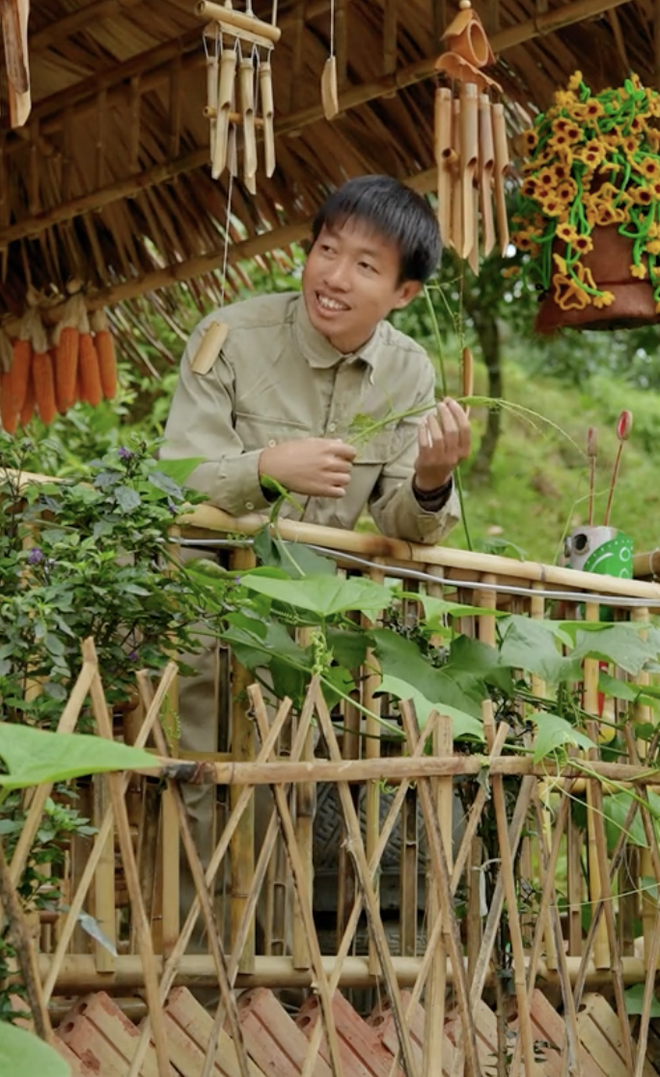 Ở thành phố thèm cơm nhà mẹ nấu, các thanh niên dọn về quê: Sáng làm vườn, chiều vào bếp “nổi lửa”- Ảnh 3.