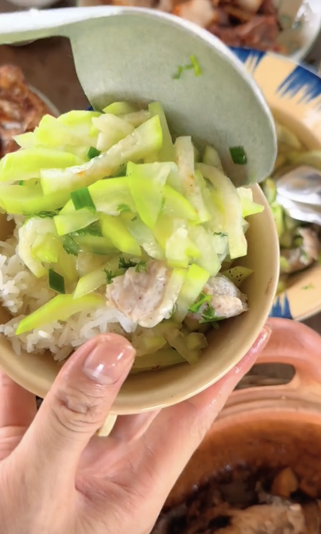 Ở thành phố thèm cơm nhà mẹ nấu, các thanh niên dọn về quê: Sáng làm vườn, chiều vào bếp “nổi lửa”- Ảnh 10. Ở thành phố thèm cơm nhà mẹ nấu, các thanh niên dọn về quê: Sáng làm vườn, chiều vào bếp “nổi lửa”- Ảnh 10.