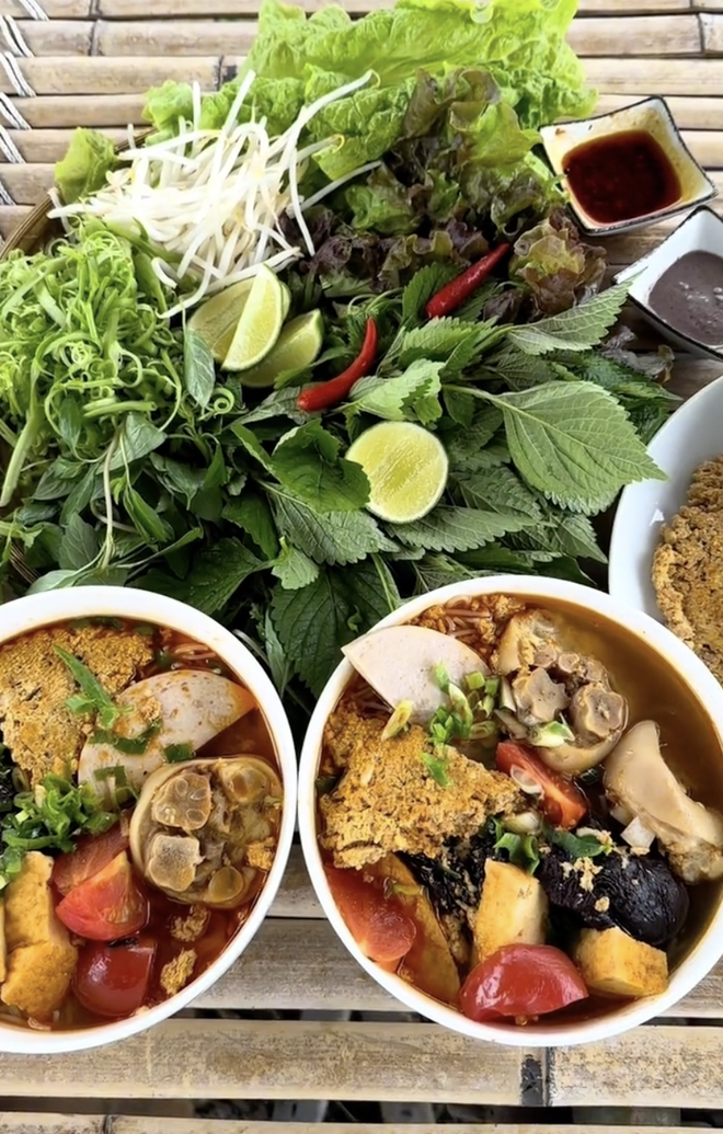 Chuyển khu vườn đủ loại hoa quả miền Tây sang Nhật, 2 thanh niên Việt nhận phản ứng lạ từ hàng xóm- Ảnh 16. Chuyển khu vườn đủ loại hoa quả miền Tây sang Nhật, 2 thanh niên Việt nhận phản ứng lạ từ hàng xóm- Ảnh 16.