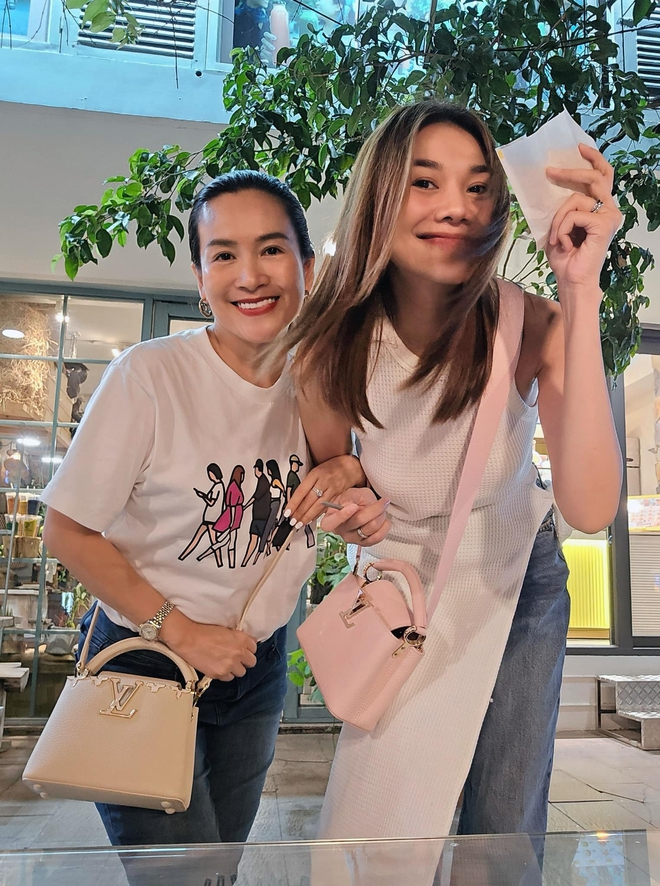 Ngoài Hà Tăng và Hà Hồ, Thanh Hằng còn có tình bạn 20 năm với nữ đại gia này - Ảnh 10. Ngoài Hà Tăng và Hà Hồ, Thanh Hằng còn có tình bạn 20 năm với nữ đại gia này - Ảnh 10.