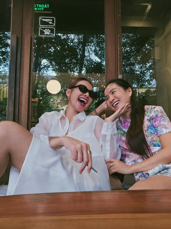 Ngoài Hà Tăng và Hà Hồ, Thanh Hằng còn có tình bạn 20 năm với nữ đại gia này - Ảnh 11. Ngoài Hà Tăng và Hà Hồ, Thanh Hằng còn có tình bạn 20 năm với nữ đại gia này - Ảnh 11.
