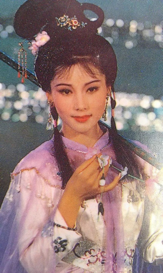 Mỹ nhân đẹp đến mức không ai dám theo đuổi- Ảnh 3. Mỹ nhân đẹp đến mức không ai dám theo đuổi- Ảnh 3.