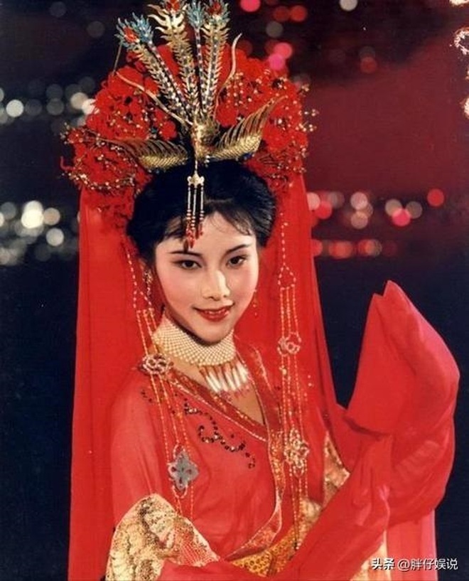 Mỹ nhân đẹp đến mức không ai dám theo đuổi- Ảnh 2. Mỹ nhân đẹp đến mức không ai dám theo đuổi- Ảnh 2.