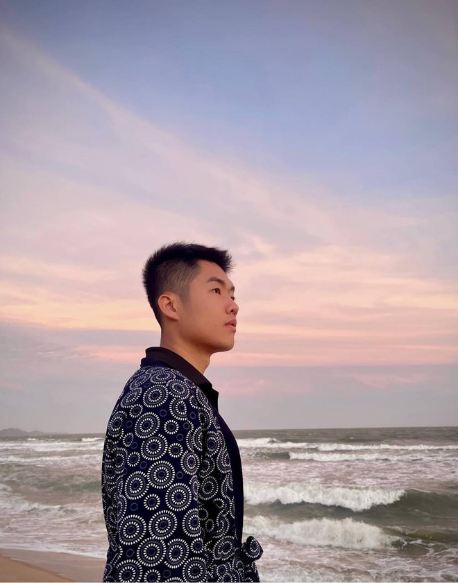 Đội hình Gen Z Việt cầm cờ, xuất hiện tại Olympic Paris 2024: Thành tích ngạo nghễ, visual sáng choang- Ảnh 5. Đội hình Gen Z Việt cầm cờ, xuất hiện tại Olympic Paris 2024: Thành tích ngạo nghễ, visual sáng choang- Ảnh 5.
