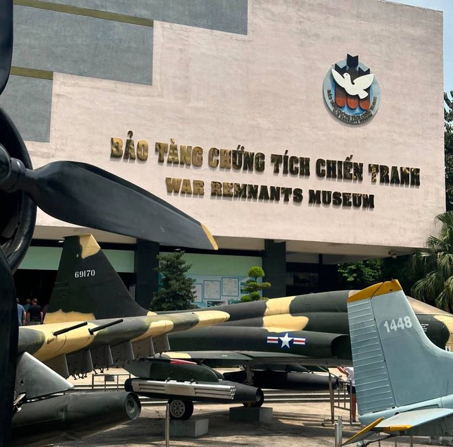 Rơi nước mắt khi chứng kiến lịch sử oai hùng tại Bảo tàng Chứng tích chiến tranh, nơi được chọn là “điểm đến hấp dẫn nhất Châu Á”- Ảnh 2. Rơi nước mắt khi chứng kiến lịch sử oai hùng tại Bảo tàng Chứng tích chiến tranh, nơi được chọn là “điểm đến hấp dẫn nhất Châu Á”- Ảnh 2.